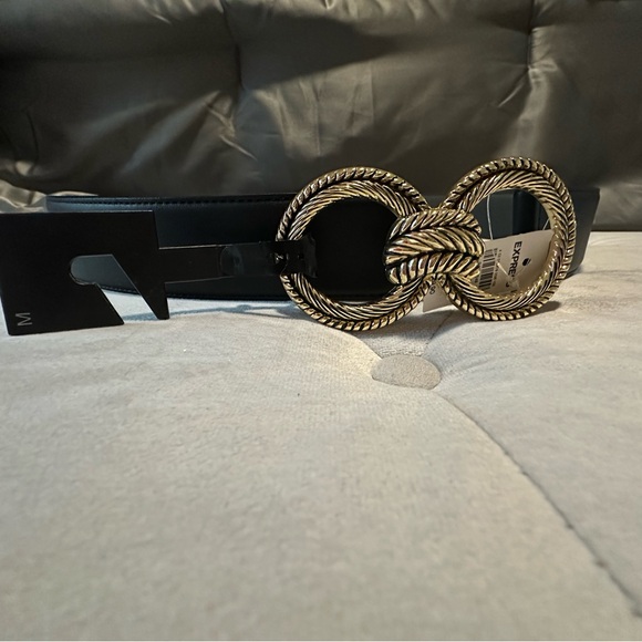 NWT - Black Belt with Gold Buckle - Size M - Picture 8 of 10